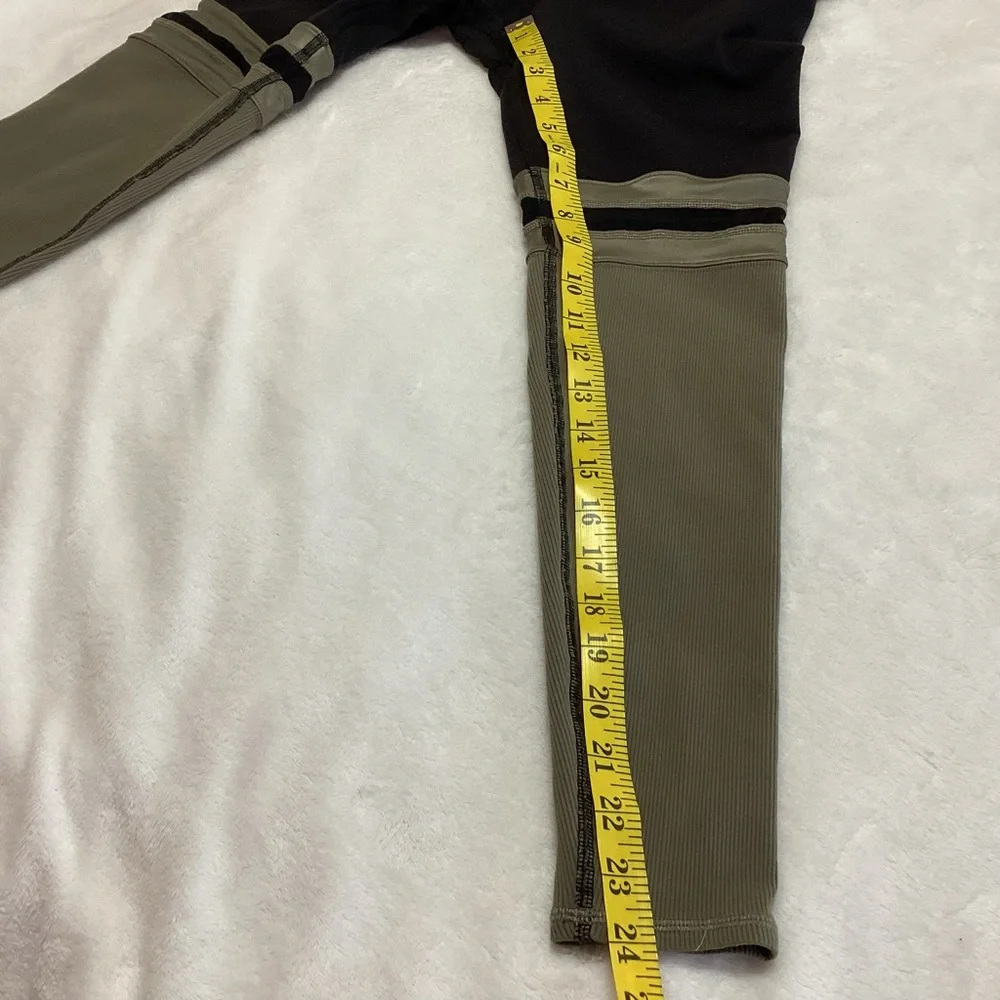 Alo Yoga Player 7/8 Leggings Size Small Black Green Colorblock Activewear